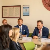 Prešovskú univerzitu navštívili zástupcovia vlády, diskutovali o bezpečnosti na akademickej pôde
