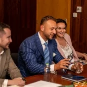 Prešovskú univerzitu navštívili zástupcovia vlády, diskutovali o bezpečnosti na akademickej pôde