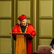 Čestný doktorát Prešovskej univerzity si prevzal významný historik profesor Dienes Dénes (FOTOGALÉRIA)