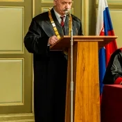 Čestný doktorát Prešovskej univerzity si prevzal významný historik profesor Dienes Dénes (FOTOGALÉRIA)