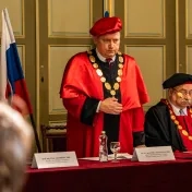 Profesorka Bronislava Kasáčová sa stala nositeľkou čestného doktorátu Prešovskej univerzity (FOTOGALÉRIA)