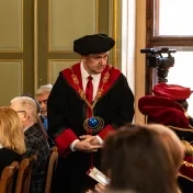 Profesorka Bronislava Kasáčová sa stala nositeľkou čestného doktorátu Prešovskej univerzity (FOTOGALÉRIA)