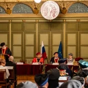 Profesorka Bronislava Kasáčová sa stala nositeľkou čestného doktorátu Prešovskej univerzity (FOTOGALÉRIA)