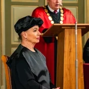 Profesorka Bronislava Kasáčová sa stala nositeľkou čestného doktorátu Prešovskej univerzity (FOTOGALÉRIA)