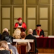 Profesorka Bronislava Kasáčová sa stala nositeľkou čestného doktorátu Prešovskej univerzity (FOTOGALÉRIA)