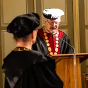 Profesorka Bronislava Kasáčová sa stala nositeľkou čestného doktorátu Prešovskej univerzity (FOTOGALÉRIA)