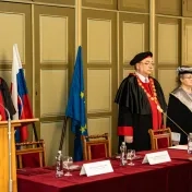 Profesorka Bronislava Kasáčová sa stala nositeľkou čestného doktorátu Prešovskej univerzity (FOTOGALÉRIA)