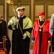 Profesorka Bronislava Kasáčová sa stala nositeľkou čestného doktorátu Prešovskej univerzity (FOTOGALÉRIA)