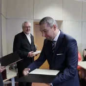 Pri príležitosti životného jubilea sa rektor stretol so zamestnancami univerzity