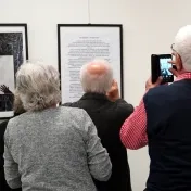 NESTARNEME – DOZRIEVAME. Výstava fotografií v UK PU