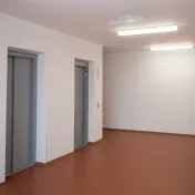 Univerzita modernizuje svoj posledný internát