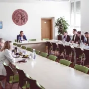 Štátny tajomník Zsembera diskutoval s vedením univerzity