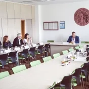 Štátny tajomník Zsembera diskutoval s vedením univerzity