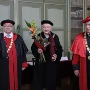 Medzi čestných doktorov PU sa zaradili uznávaný ekonóm Horváth a taliansky fyzik Giovannini