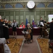 Medzi čestných doktorov PU sa zaradili uznávaný ekonóm Horváth a taliansky fyzik Giovannini