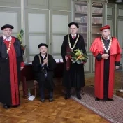 Medzi čestných doktorov PU sa zaradili uznávaný ekonóm Horváth a taliansky fyzik Giovannini