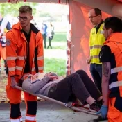 Budúci záchranári zasahovali pri simulovanej  dopravnej nehode