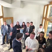 Premiér Heger diskutoval so študentmi o vízii moderného Slovenska