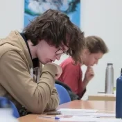 Na univerzite si zmerali sily  najlepší fyzikári stredných škôl