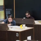 Na univerzite si zmerali sily  najlepší fyzikári stredných škôl