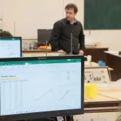 Na univerzite si zmerali sily  najlepší fyzikári stredných škôl