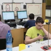 Na univerzite si zmerali sily  najlepší fyzikári stredných škôl