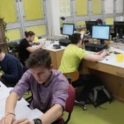 Na univerzite si zmerali sily  najlepší fyzikári stredných škôl