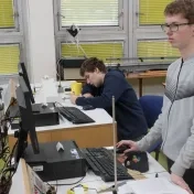 Na univerzite si zmerali sily  najlepší fyzikári stredných škôl