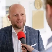 Poverený minister obrany  Naď diskutoval  so študentmi Prešovskej univerzity