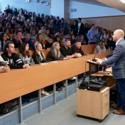 Poverený minister obrany  Naď diskutoval  so študentmi Prešovskej univerzity