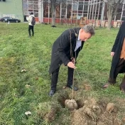 Pri univerzitnej včelnici vysadili lipy v rámci projektu  Tisíc líp pre slovenské včely