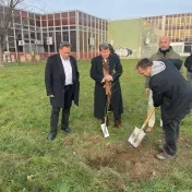 Pri univerzitnej včelnici vysadili lipy v rámci projektu  Tisíc líp pre slovenské včely
