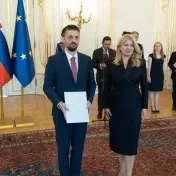 Okruh profesorov sa na univerzite rozrástol
