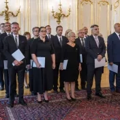 Okruh profesorov sa na univerzite rozrástol