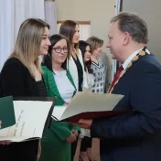 Univerzita ocenila prácu pedagógov, ale aj študentov z radov dobrovoľníkov
