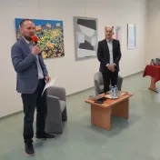 Prezentácia knihy Cudzincov kabát Jonathana Grestyho