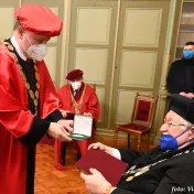 Prešovská univerzita ocenila tri významné osobnosti  Univerzity Karlovej v Prahe