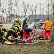 Budúci záchranári zasahovali pri simulovanej hromadnej dopravnej nehode