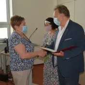 Poďakovanie za dlhoročnú prácu odchádzajúcim zamestnancom
