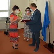 Poďakovanie za dlhoročnú prácu odchádzajúcim zamestnancom
