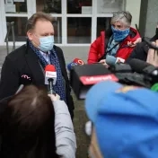 Univerzita testuje svojich zamestnancov pomocou vlastných zdravotníkov