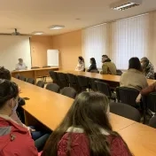 Študenti Fakulty zdravotníckych odborov nastúpili na výpomoc zdravotníckym zariadeniam