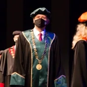 Univerzita otvorila 24. akademický rok s nádejou, že ho v riadnom termíne aj ukončí