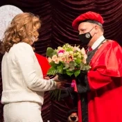 Univerzita otvorila 24. akademický rok s nádejou, že ho v riadnom termíne aj ukončí