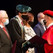 Univerzita otvorila 24. akademický rok s nádejou, že ho v riadnom termíne aj ukončí