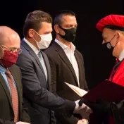 Univerzita otvorila 24. akademický rok s nádejou, že ho v riadnom termíne aj ukončí