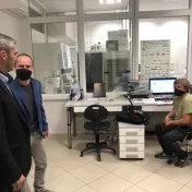 Štátny tajomník ministerstva školstva si na univerzite prezrel výskumnú infraštruktúru