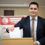 Prof. Kónya opätovne zvolený za rektora