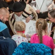 Vyše tristo detí sa stretlo s Mikulášom