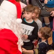 Vyše tristo detí sa stretlo s Mikulášom